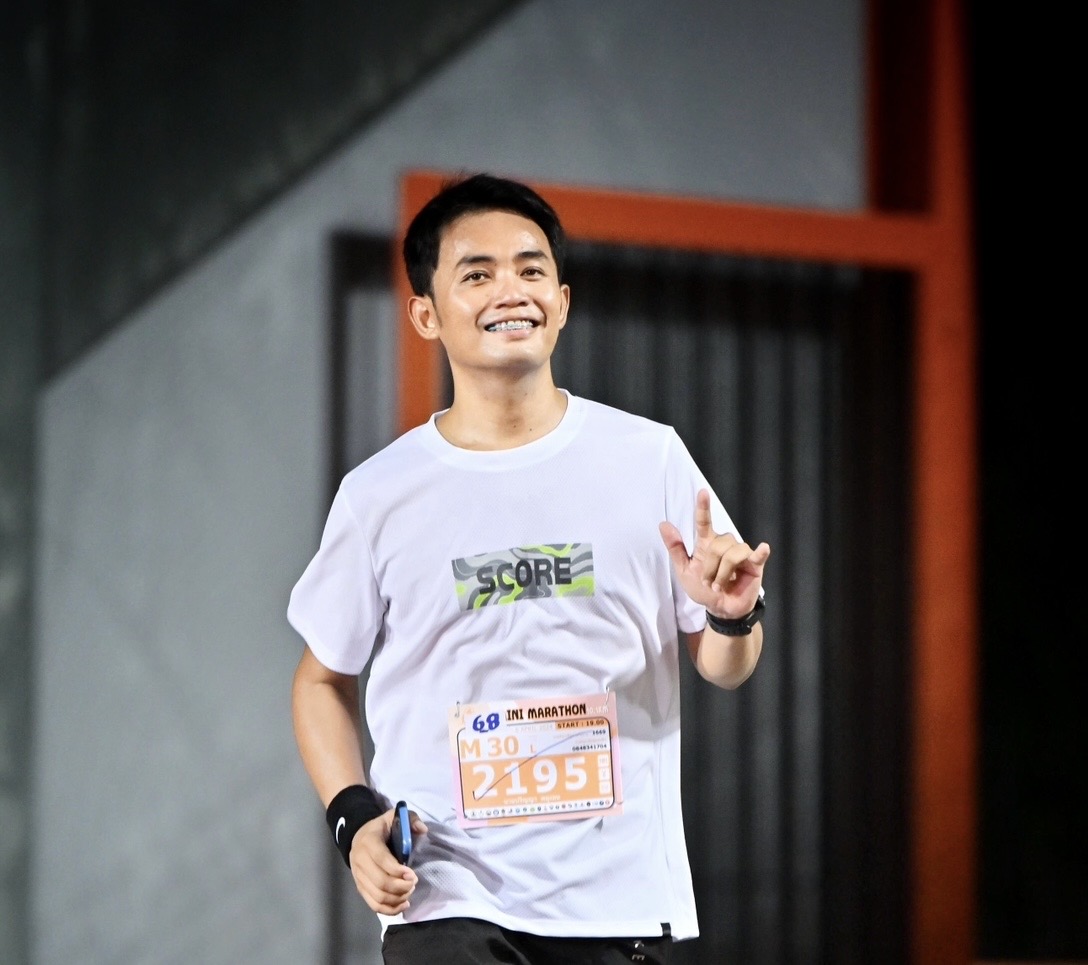 นายปริญญา พยุงตน (ครูบี)