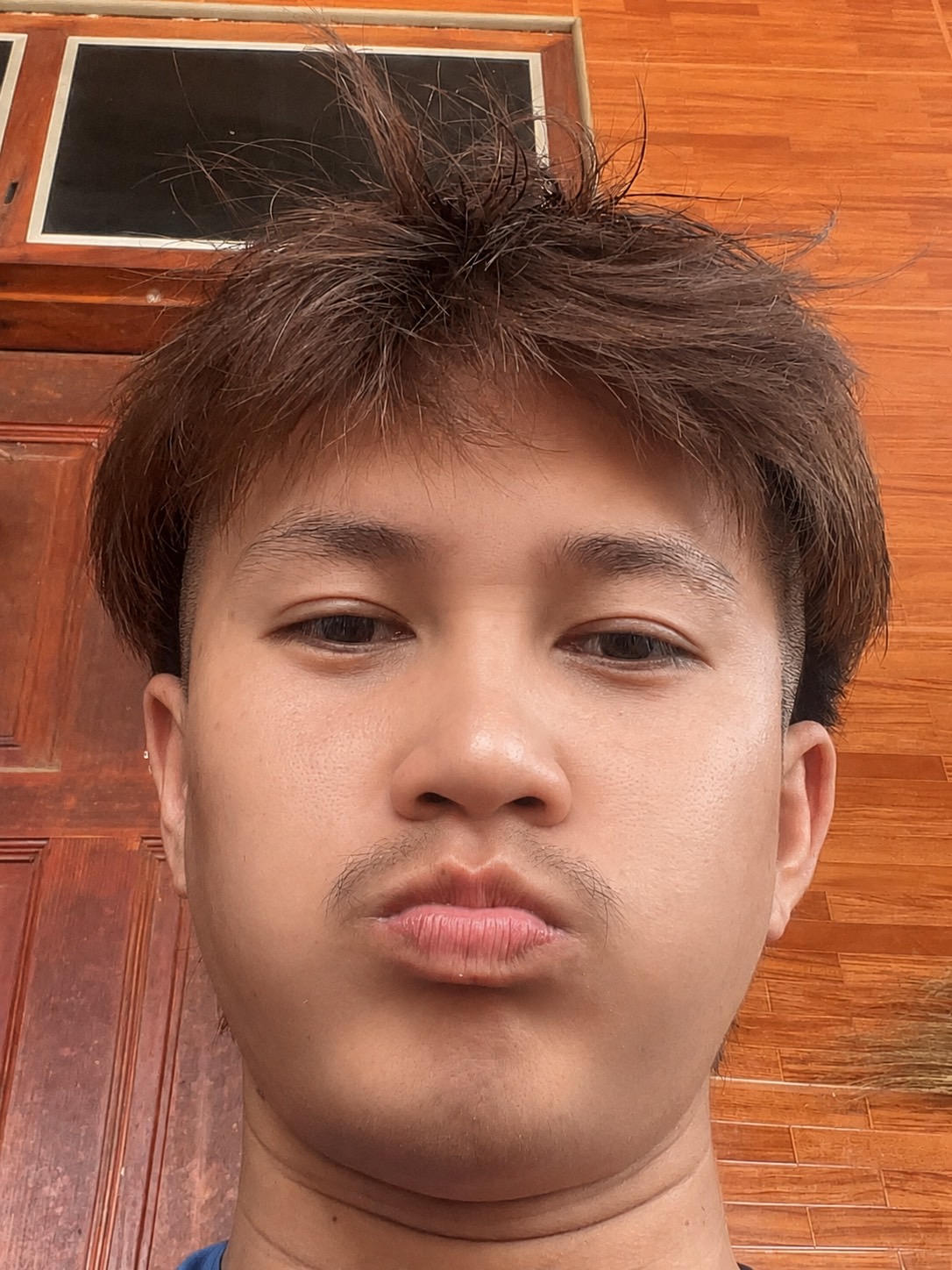 ชวิศ นอสี (อเล็ค)