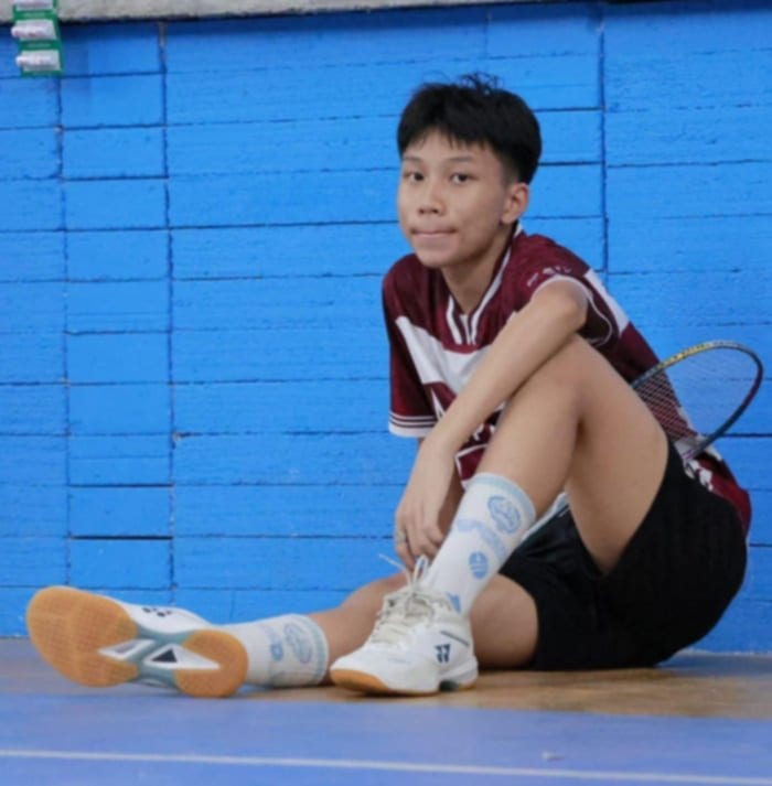 จอม (จอม)
