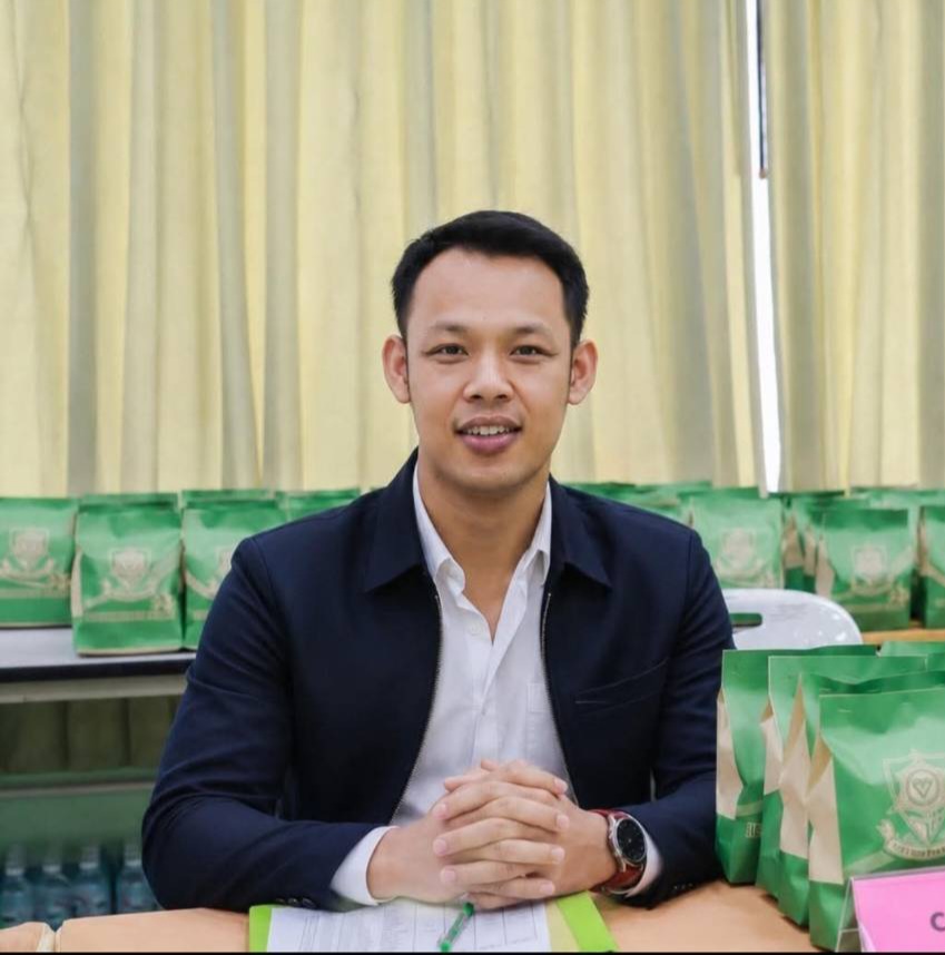 สันติ สังข์ทอง (หมู)