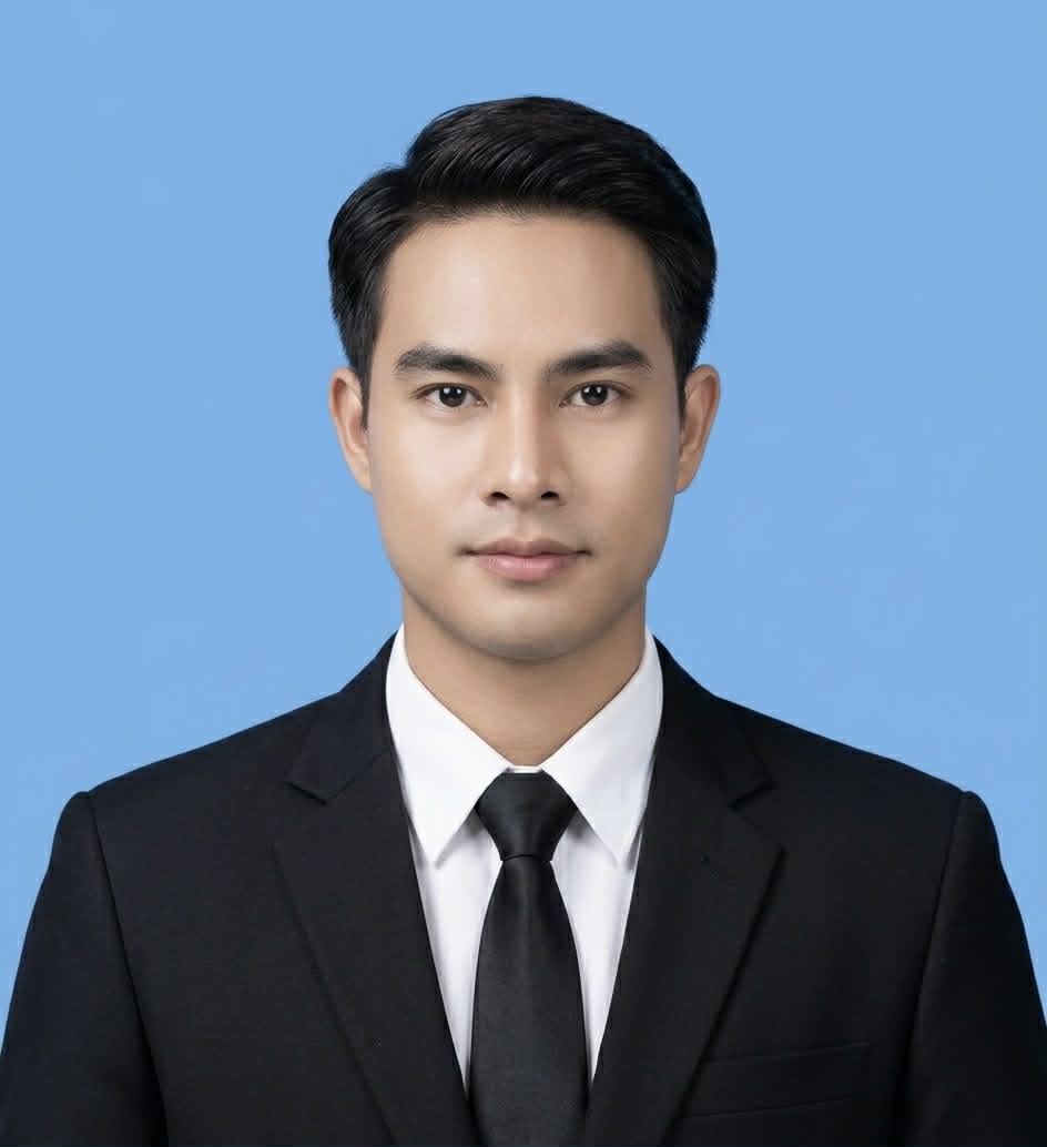 จักรกริช ล้อมทองหลาง (ไมค์)